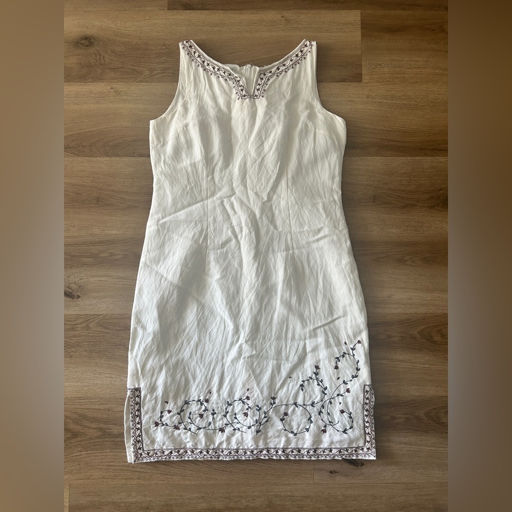 Jennifer Eden White Embroidered Sleeveless Sheath Dress, Size 10- EUC